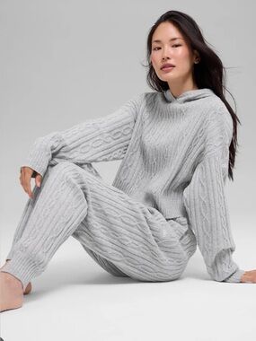 Alo Yoga Cozy Cable Knit Cropped Sweater & Pant Set- Gray